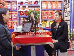 “义乌最牛老板娘”的2025：风大浪大，烂牌硬打 ，甘苦交织｜2025年度出海观察