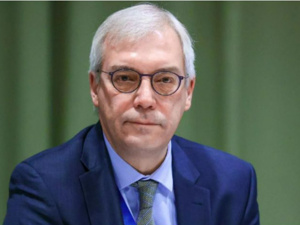 俄副外长：乌克兰用无人机袭击俄总统官邸意在破坏谈判，俄方将适当回应！乌方否认：袭击此地毫无意义......