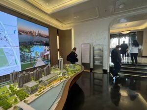 新年看房记｜上海江景楼盘低姿态入市，认筹金50万元，有购房者仍决定“再等等”