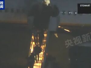 载有马杜罗的飞机抵达美国纽约，画面曝光！美对委军事打击造成至少40人死亡！安理会将举行紧急会议，委内瑞拉副总统表态