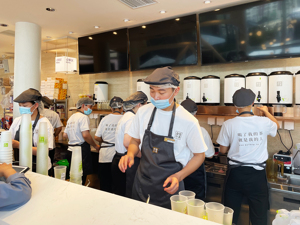 茉酸奶收购酸奶罐罐启幕 2026：茶饮咖啡业的补贴、并购与出海之年|2025茶饮咖啡年度观察②