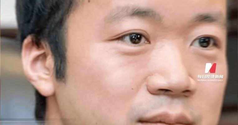 突发！柬埔寨太子集团创始人、电诈头目陈志落网，已被遣送回中国