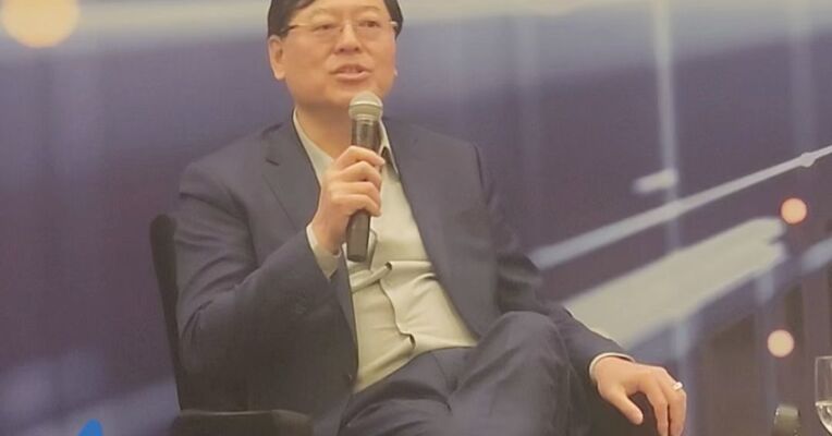 联想集团董事长兼CEO杨元庆：AI不是营销层面的概念，每个业务都按照AI的方向在变革