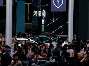 每两天就有一次关键岗位调整！2025年车圈人事密集调整背后：有人奔向芯片机器人 有人跨界入局