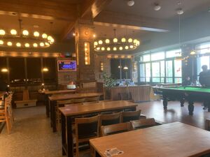 “餐酒吧一哥”极物思维冲刺港交所：一线城市同店销售增长率持续为负，递表前宣派特別股息8000万元