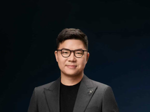官宣！赵长江加盟智界汽车，放言鸿蒙智行首款MPV“三年内无对手”，V9要冲击50万元级高端市场