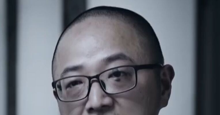 浙江用AI查出了贪官！多次围标串标利益输送，冯疆被开除公职