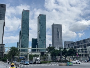 商业用房购房贷款最低首付比例下调至30％ 机构预计更多城市将落实商办市场去库存政策