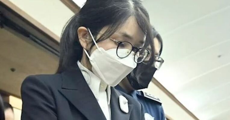 韩国前总统夫人金建希首案一审宣判，获刑1年8个月
