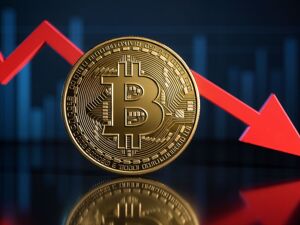 比特币跌超5%，以太坊、狗狗币盘中一度重挫超8%，加密货币全网22万人爆仓，约70亿元蒸发，发生了什么？