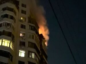 泽连斯基：俄军用70余枚导弹和450架无人机袭击乌克兰！乌热电站设备严重受损
