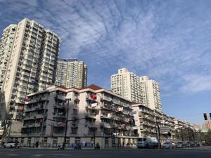 70㎡以下、400万元内老破小要被“扫货”？上海三区官方启动收购二手房用于保租房，有工作人员称“正在试点”，资金到位情况备受关注