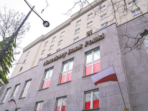 连续两年增持黄金最多的央行宣布再买150吨 波兰国家银行：目标是囤到700吨