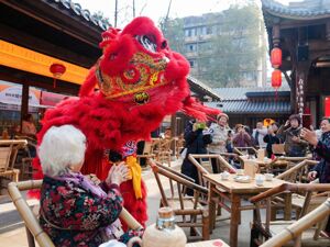 成都抚琴夜市2.0版升级亮相 老街区消费场景如何“微雕”重塑？