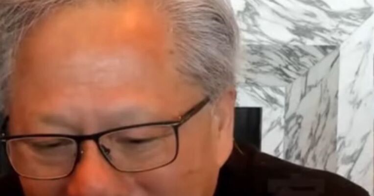 黄仁勋：与其找一件热爱的事 不如热爱正在做的事