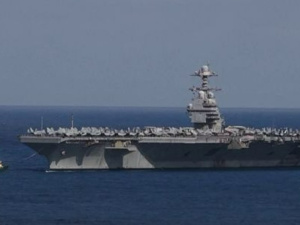 美军最大航母突现北约军事基地！什么信号？