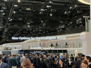直击MWC 2026：华为超节点算力集群首次面向海外市场亮相