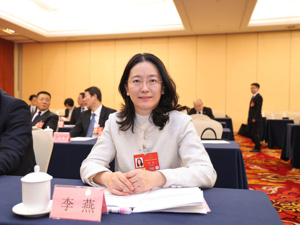 数据互通率低护工缺口大，全国人大代表李燕开出“适老化”药方：建议破解“医—药—康”服务断档难题