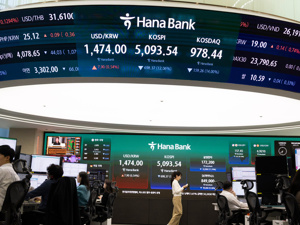 霍尔木兹危机震动韩国！“全球最牛”股市两天蒸发3万亿，外资提前出逃，散户还在抄底