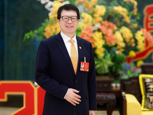 全国人大代表、中国铁塔董事长张志勇：建议在老旧小区改造中进一步推进智能化基础设施建设