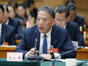 全国人大代表、四川省律师协会会长李世亮：关注信息“投毒”乱象，建议推动AIGC内容监管与治理