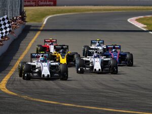 一票难求、房价翻倍：F1周末，上海酒店业的“速度与激情”