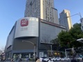 现场 | 昔日地标沦为闲置空楼，国美“南京第一店”降至1.56亿元仍流拍，将上调价格再拍卖