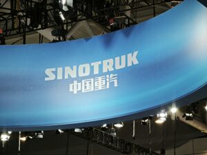 透视中国重汽港股2025年财报：新能源重卡销量同比大增，整体毛利率微降