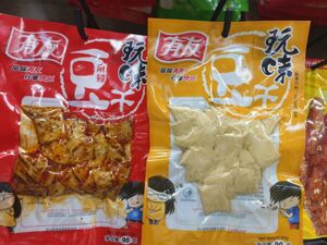 2025年第四季度扣非净利润同比大跌超八成，“泡椒凤爪第一股”有友食品全年业绩增长股价却大跌