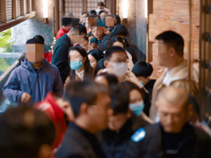 踏访楼市“小阳春”｜样板间排队参观、成交量创近一年新高，成都3月新房二手房同步回暖