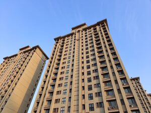一季度不足三成百强房企拿地，越秀集团、保利发展拿地金额最多，上海仍是布局重地