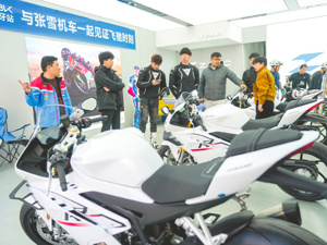 “张雪机车”启示：中国制造开始拥抱“创始人IP品牌”？