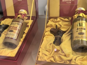非标茅台酒代售产品陆续到店！经销商生意逻辑重塑：从“每瓶数百差价”到“5%佣金”
