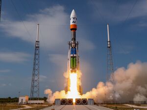 国内最大！我国复用航天器关键部件研制成功；我国成功发射卫星互联网技术试验卫星；“太空算力专业委员会”启动成员征集——《投资早参》