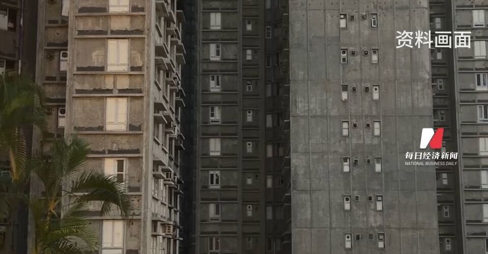 香港宏福苑近1700户居民今起分批回家收拾东西 有科技公司免费借出外骨骼设备协助居民爬楼，宏福苑居民：过去的事情就过去了，向前看
