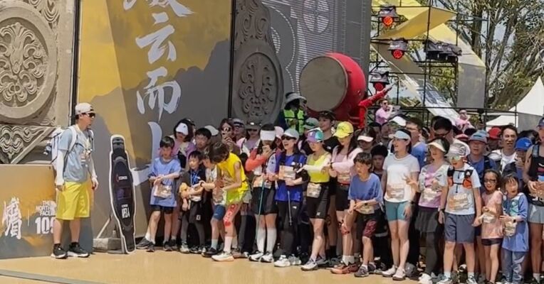 在峨眉山越野跑是什么体验？山野不辜负，跑过就知道