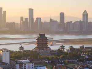 罕见反超，中部“黑马”能否再进位？