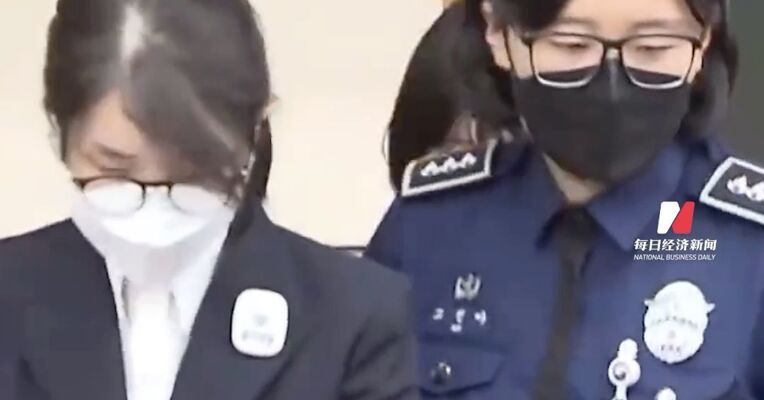 涉操纵股价及受贿案，尹锡悦夫人金建希二审获刑4年，此前韩国检方就朝鲜无人机案，要求判处尹锡悦30年有期徒刑