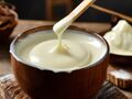 一杯奶中看乳业生存法则：巨头盈利创新高、二梯队生存混战，低温与B端成破局关键