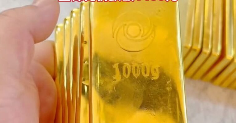 受国际金价影响，黄金创史上双月最大跌幅，金饰克价跌破1400元#黄金#黄金大跌