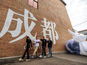 从三个故事看“五一”假期入境游——便利中国游 轻松中国购（经济聚焦）