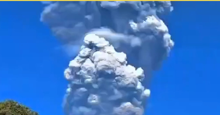 印尼火山喷发致2人死亡、1人失踪，约20名登山者受困！火山灰柱高约10公里