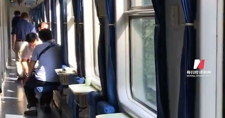 转发周知！15日起售，60周岁及以上老年旅客可享淡季火车票优惠