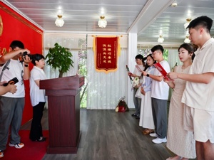 上午见证“真挚承诺”，晚上邂逅“游园奇遇”！天府新区520把浪漫玩明白了