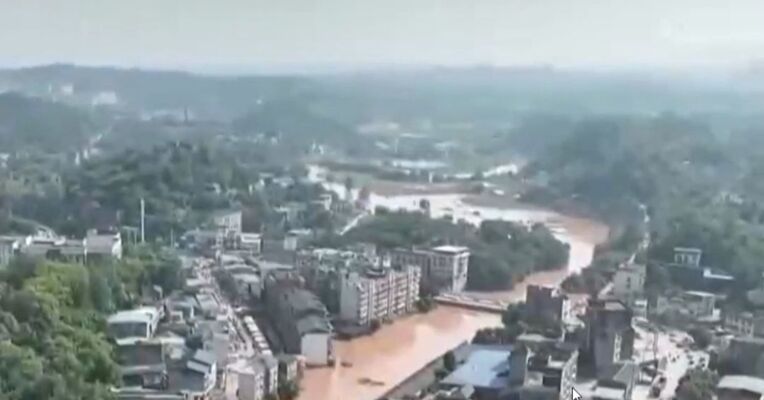 重庆永川突发瞬时极端特大暴雨 已致9人死亡11人失联