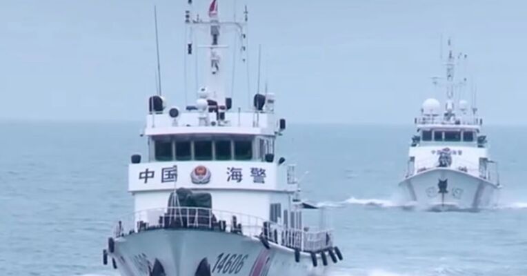 福建海警位金门附近海域依法开展常态执法巡查，切实维护两岸渔民合法正当权益和生命财产安全