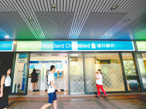 全球银行业的AI变革：从“让位给机器”到增量替代