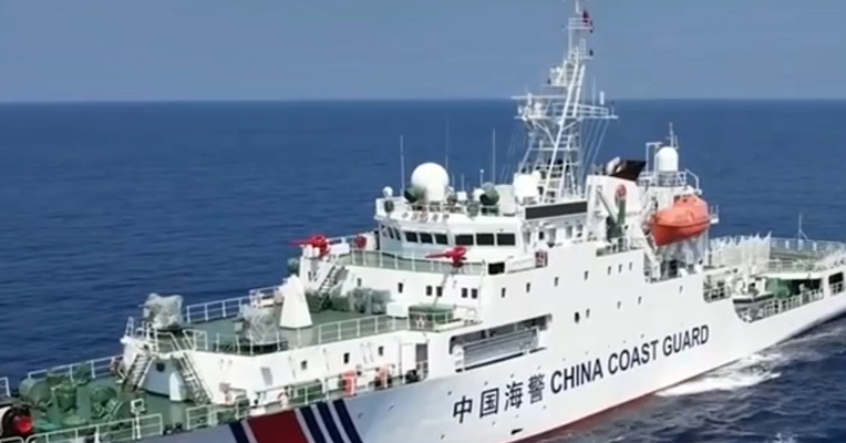 中国海警位中国台湾岛以东海域开展执法巡查，敦促日菲立即停止一切侵害中国主权权益的非法行动