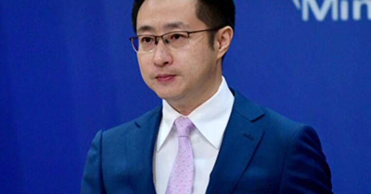 《纽约时报》为“台独”提供平台，还有一名记者被驱逐出境，外交部：严重违反一个中国原则，记者有确凿的骗访记录