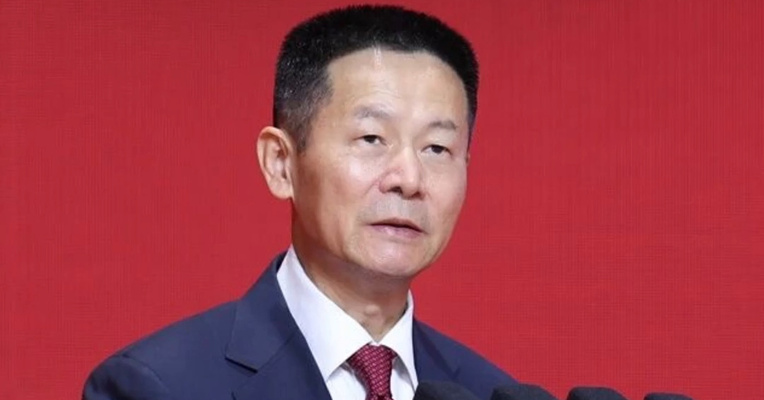 证监会主席吴清：坚决遏制基金赌押赛道、风格漂移、高位发行等顽疾，不能回到“冲规模、赚快钱”的老路上去